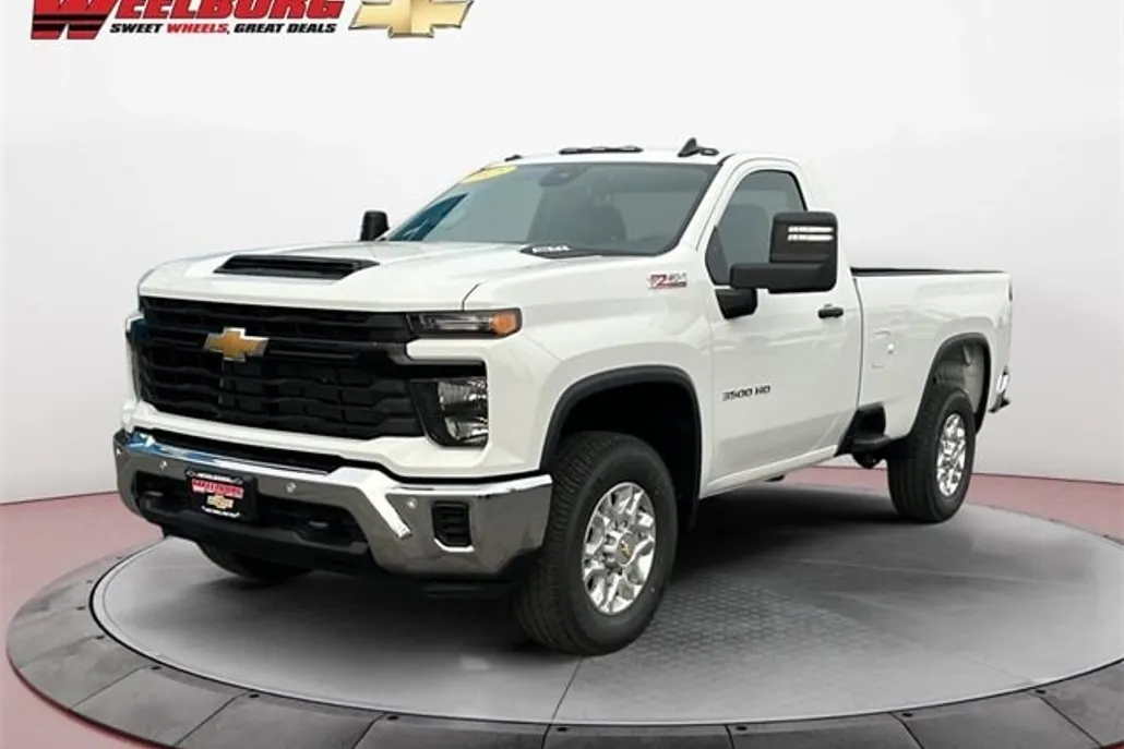 2025 Chevrolet Silverado 3500HD photo 1
