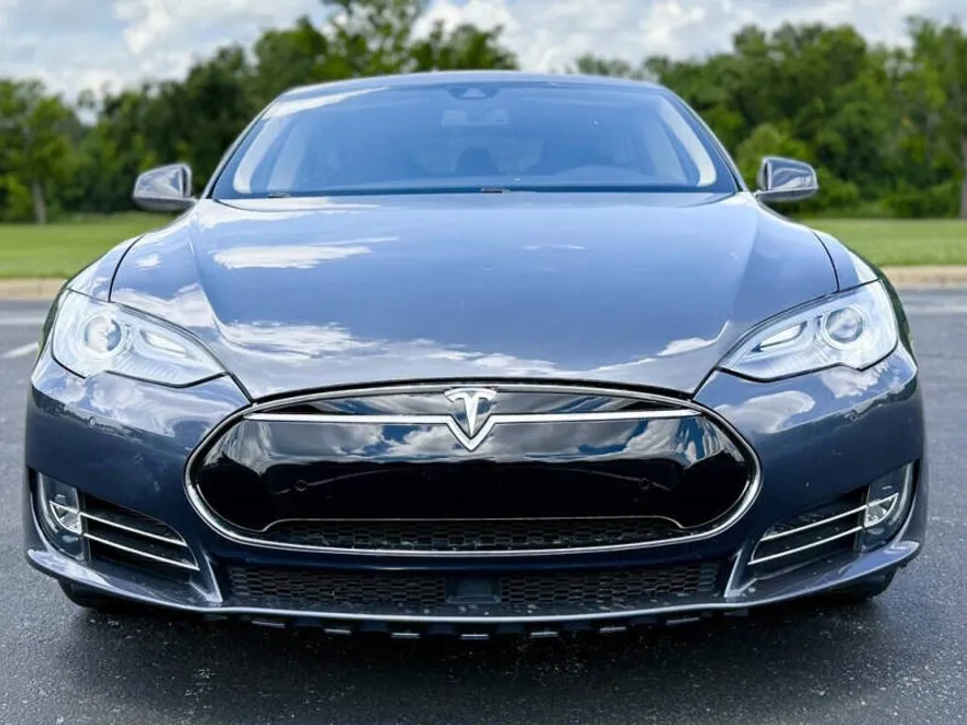 2014 Tesla Model S photo 1