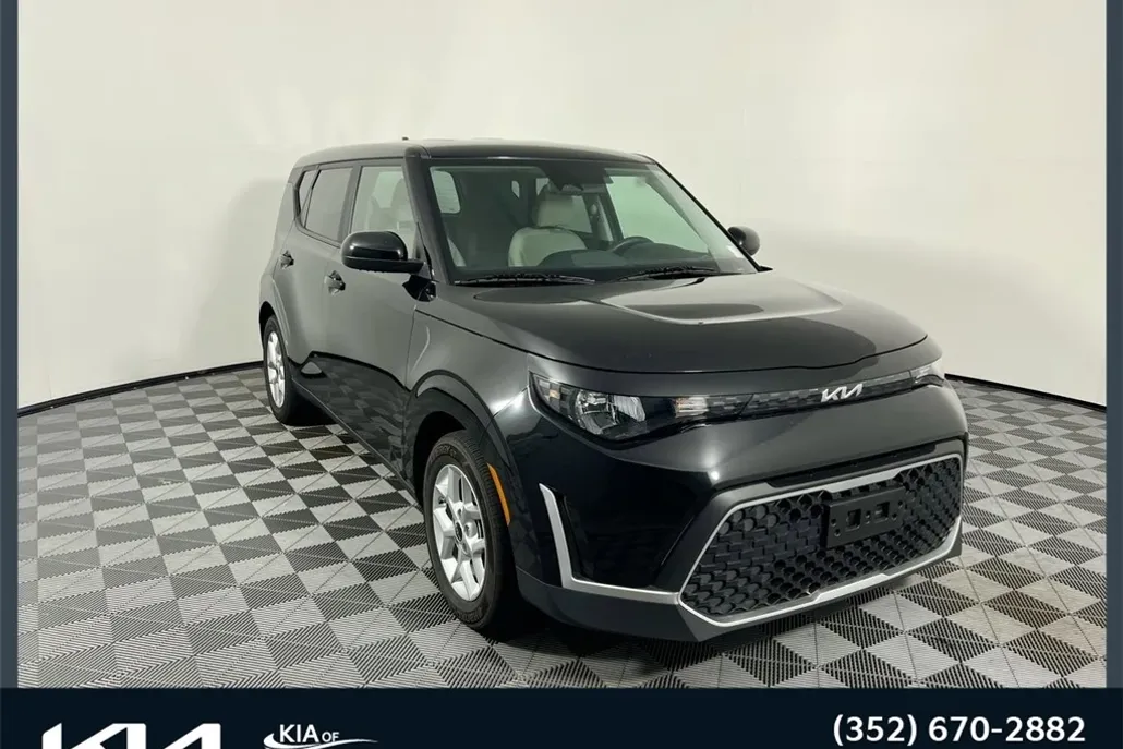 2025 Kia Soul LX photo 1