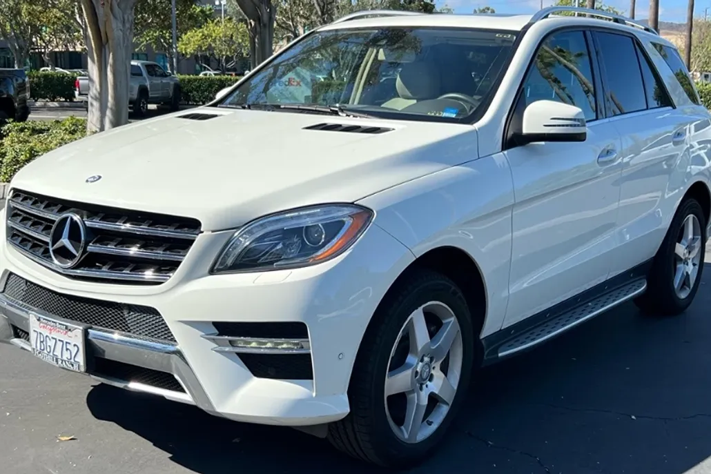 2013 Mercedes Benz ML 4MATIC 550 photo 1