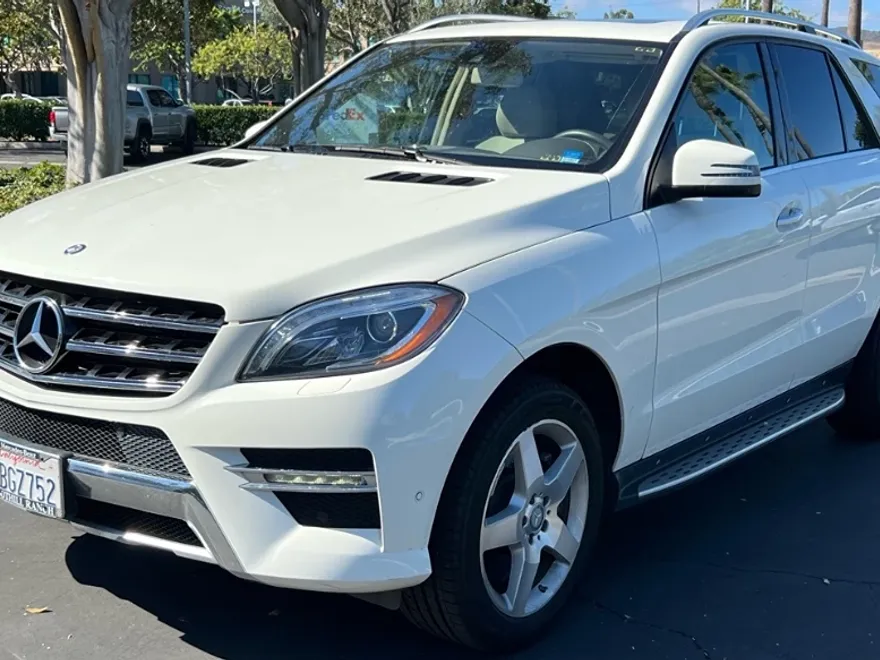 2013 Mercedes Benz ML 4MATIC 550 photo 1