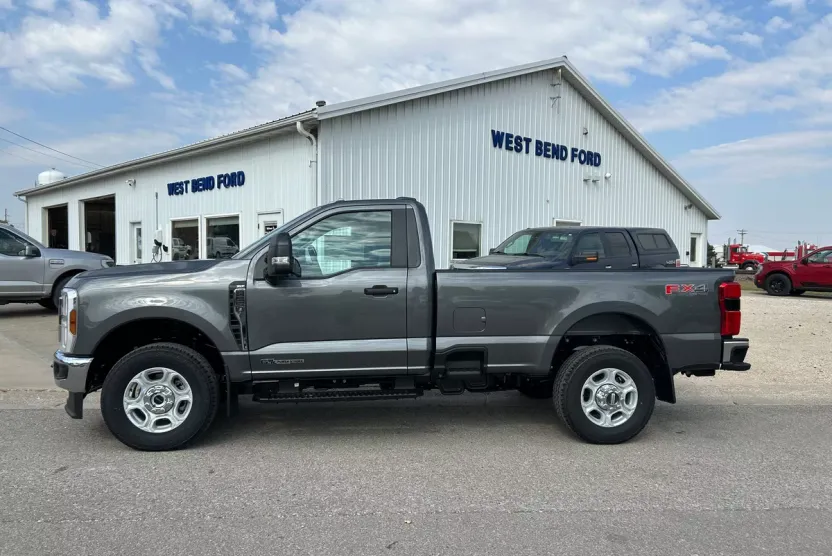 2026 Ford F-350 XLT photo 1