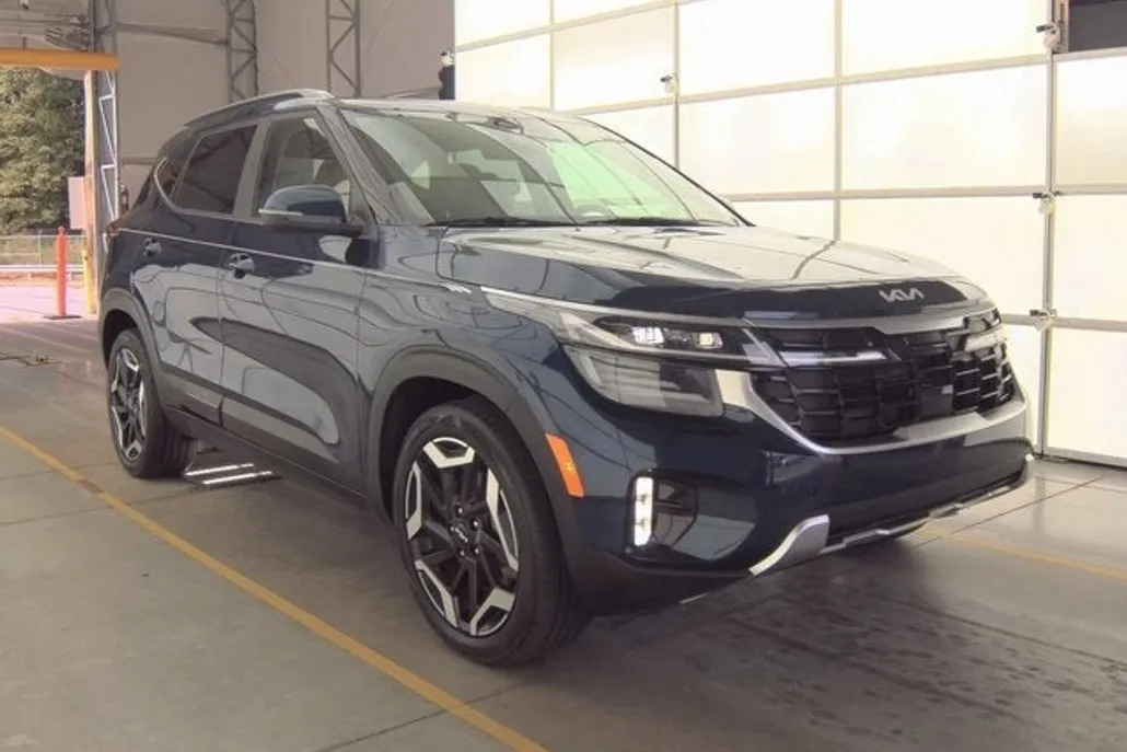 2024 Kia Seltos SX photo 1