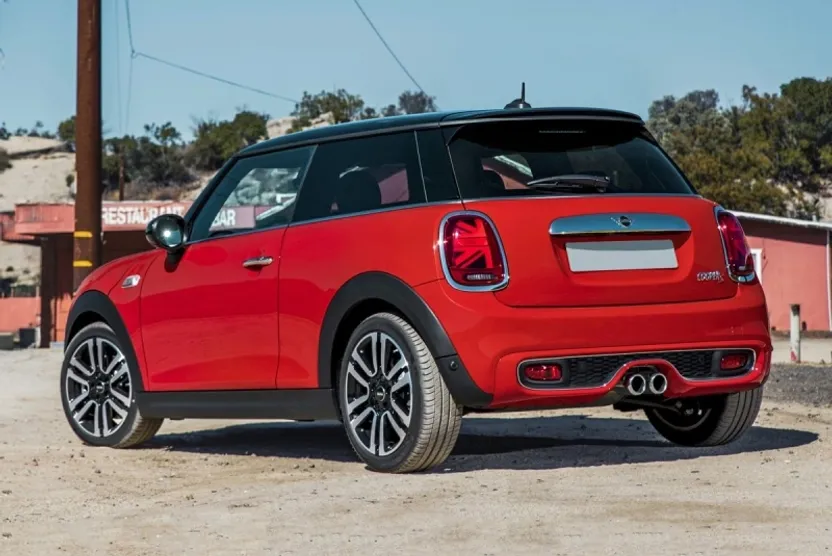 2019 Mini Cooper Hardtop S photo 1
