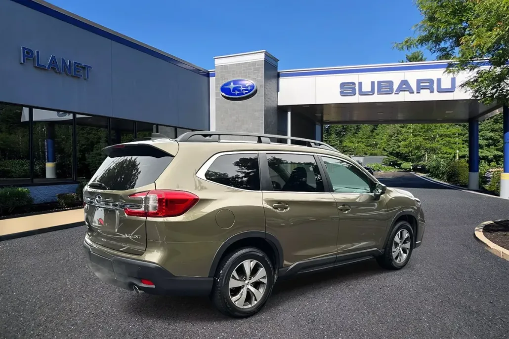 2024 Subaru Ascent Premium photo 1