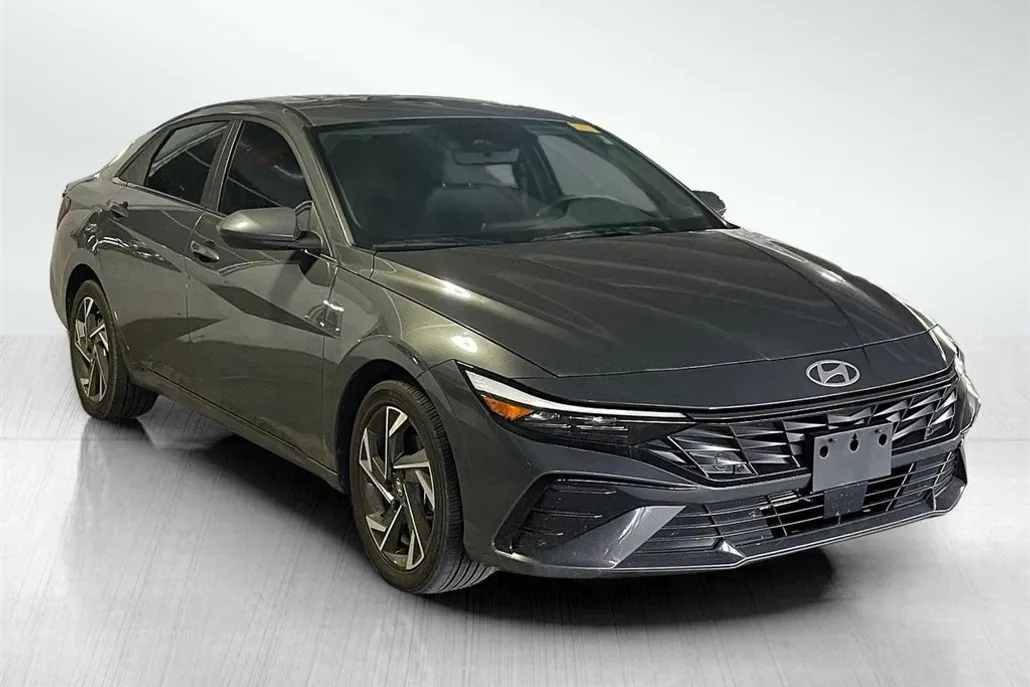 2024 Hyundai Elantra SEL Convenience photo 1