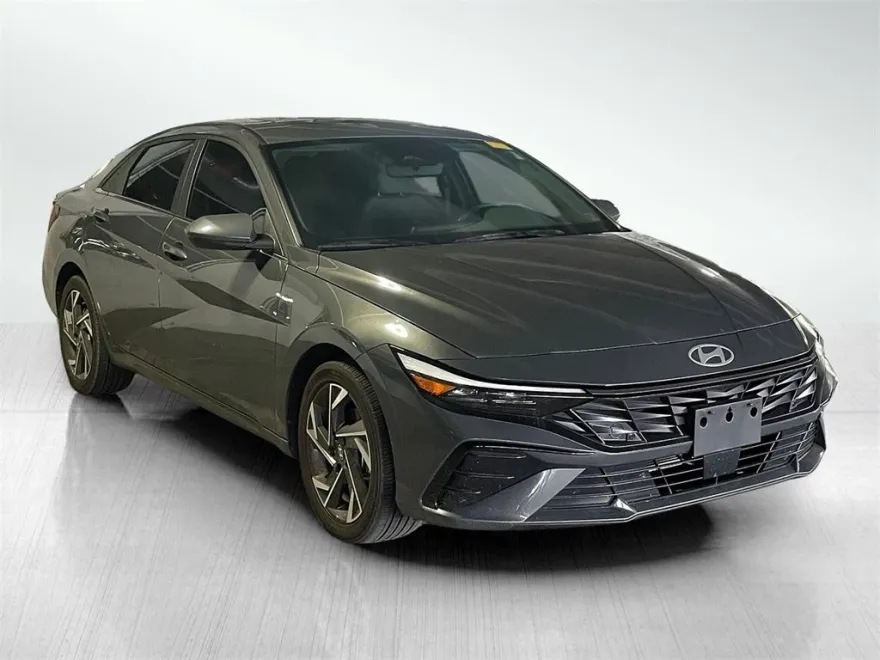 2024 Hyundai Elantra SEL Convenience photo 1