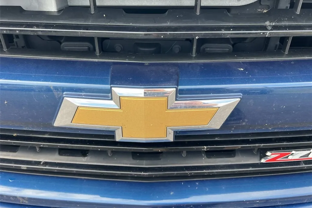 2017 Chevrolet Silverado 1500 LT photo 1