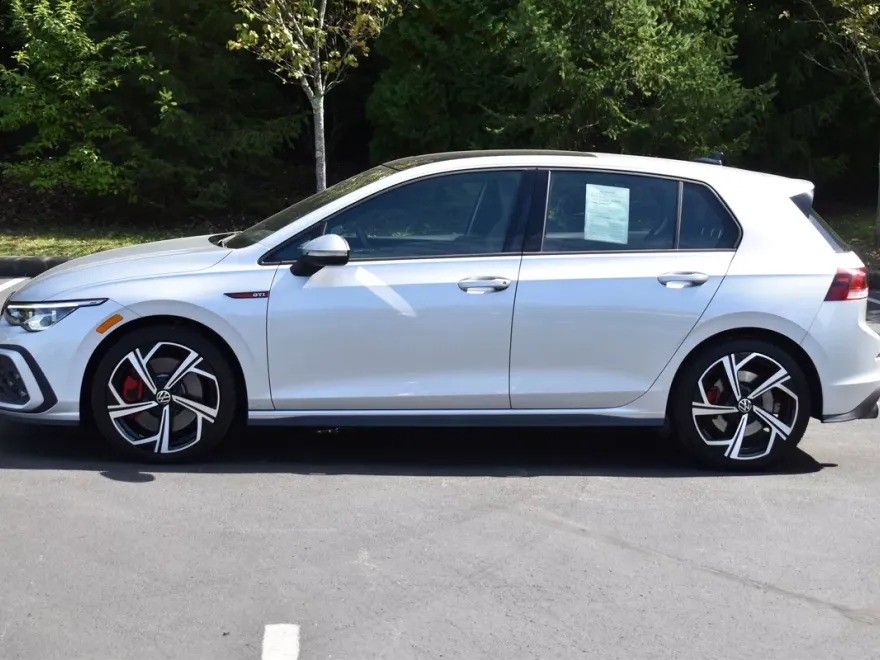 2024 Volkswagen Golf GTI SE photo 1
