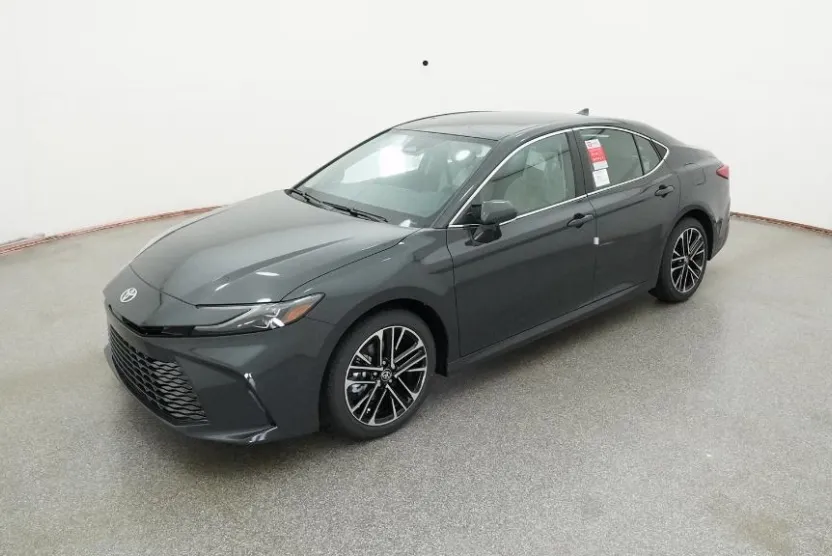 2025 Toyota Camry XLE photo 1