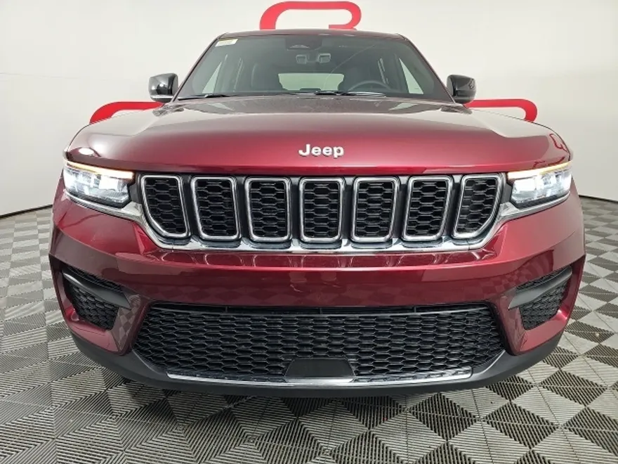 2025 Jeep Grand Cherokee Laredo photo 1