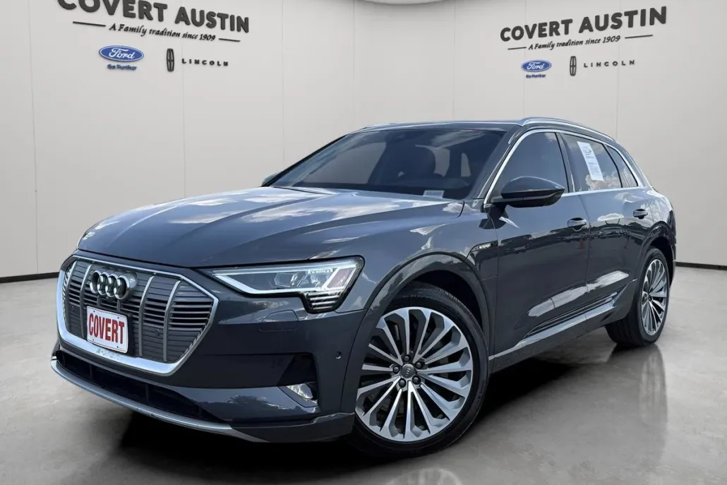 2019 Audi e-tron Prestige photo 1