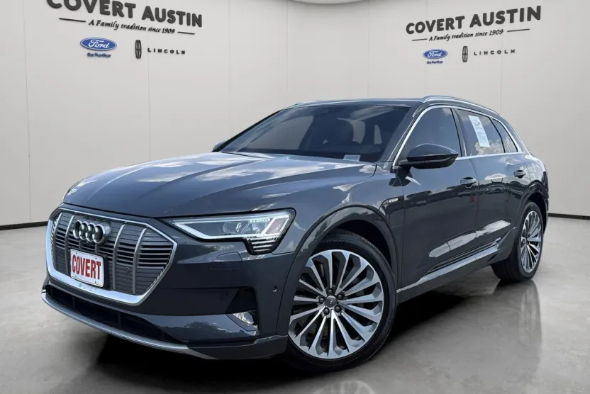 2019 Audi e-tron Prestige photo 1