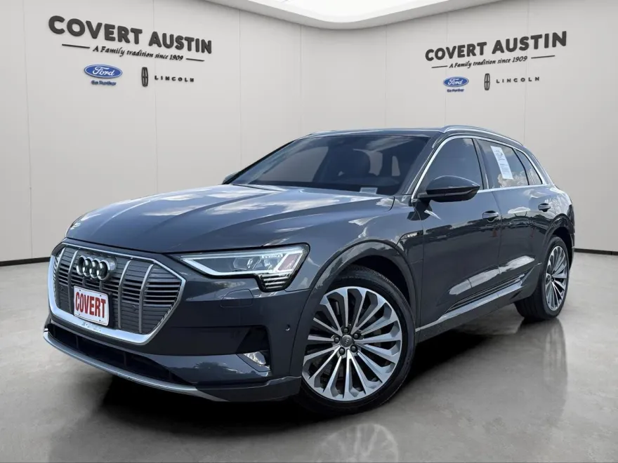 2019 Audi e-tron Prestige photo 1