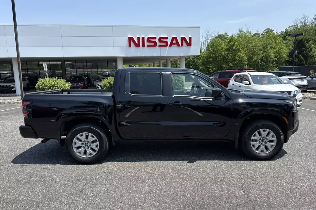 2023 Nissan Frontier SV photo 1