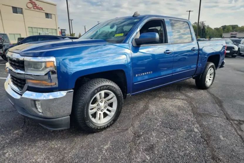 2016 Chevrolet Silverado 1500 LT photo 1