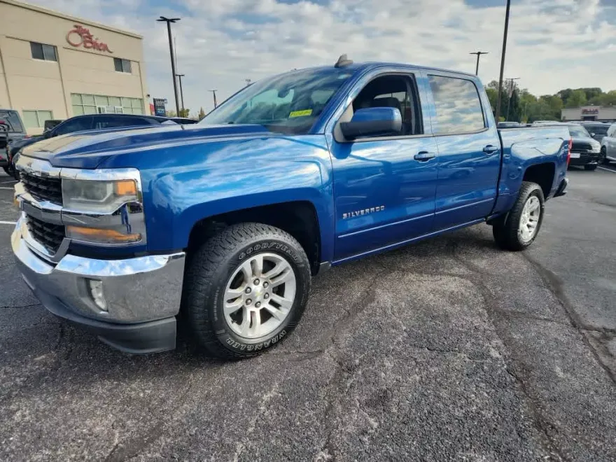 2016 Chevrolet Silverado 1500 LT photo 1
