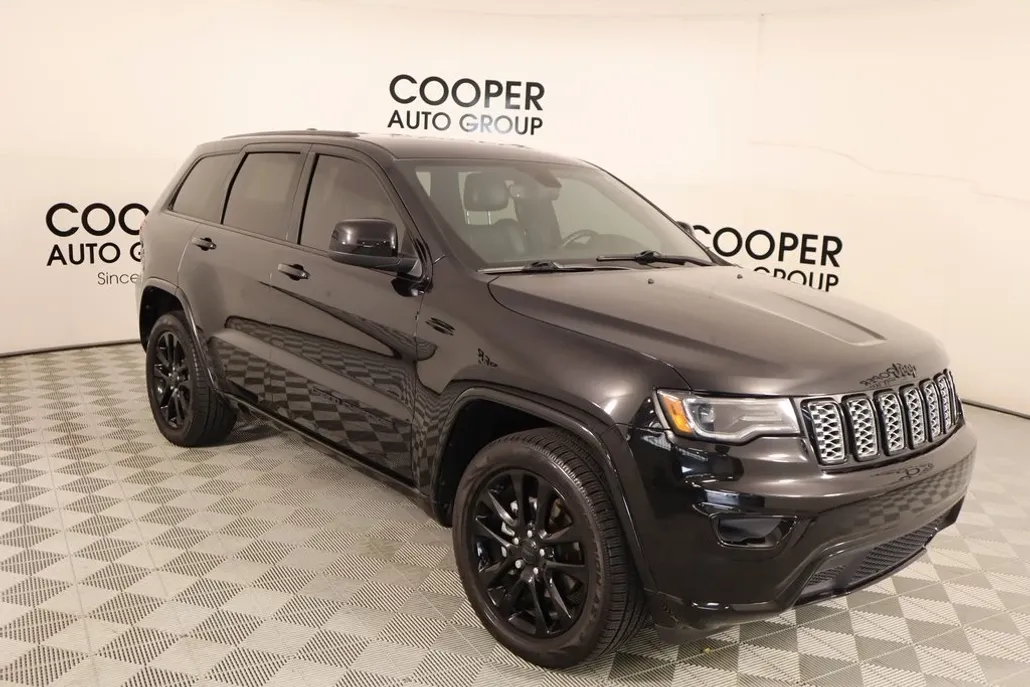 2020 Jeep Grand Cherokee Altitude photo 1