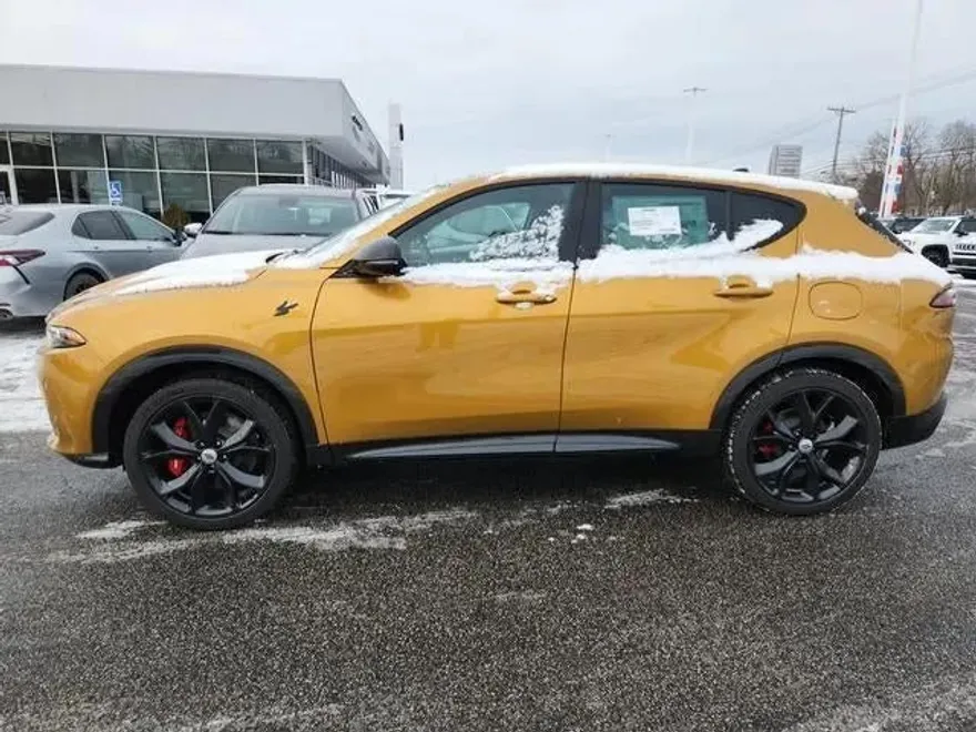 2024 Dodge Hornet R/T Plus photo 3