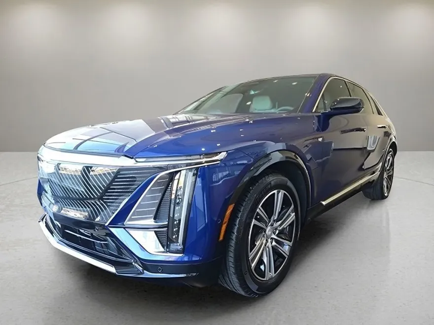 2024 Cadillac Lyriq Luxury photo 1