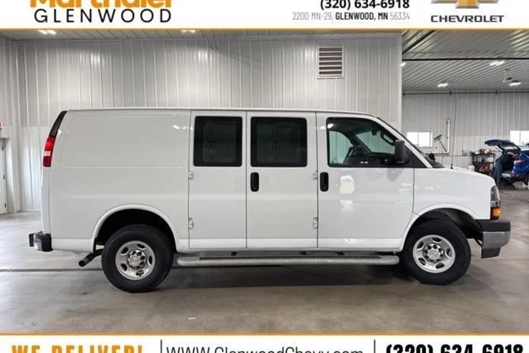 2023 Chevrolet Express Cargo 2500 photo 1