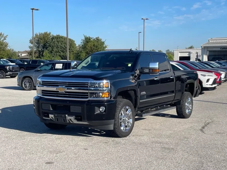 2016 Chevrolet Silverado 2500HD High Country photo 1