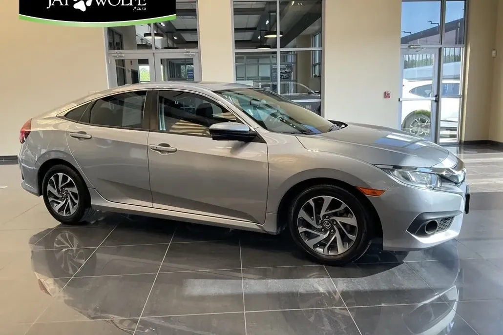 2017 Honda Civic EX photo 1