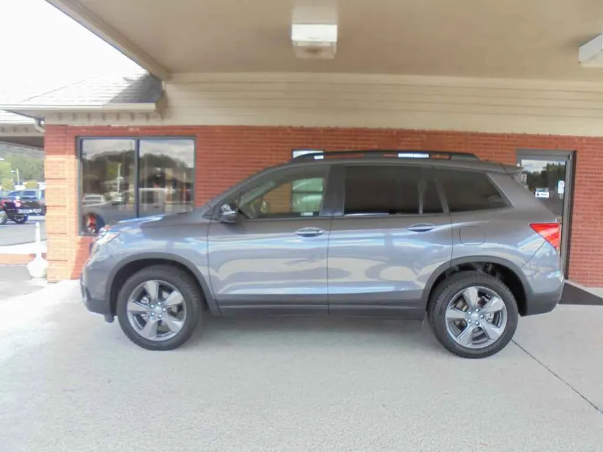 2019 Honda Passport Touring photo 1