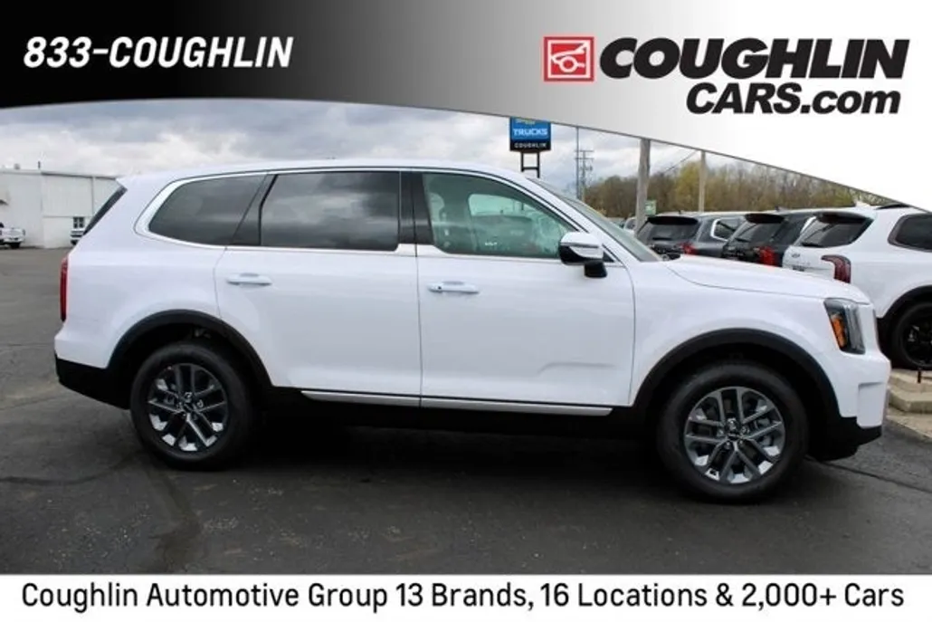2025 Kia Telluride LX photo 1