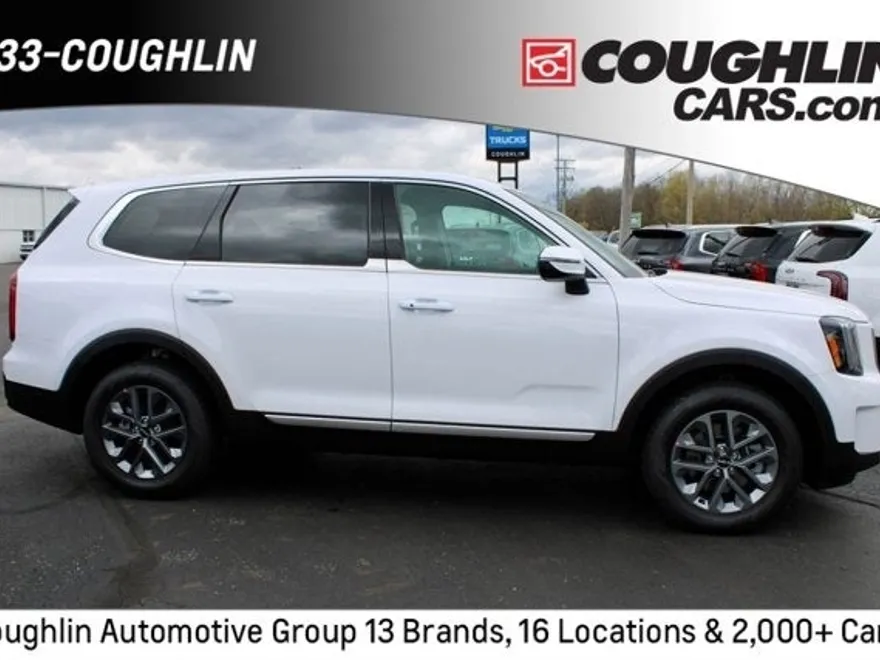 2025 Kia Telluride LX photo 1