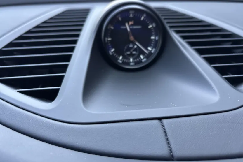 2025 Porsche Macan Electric Turbo photo 1