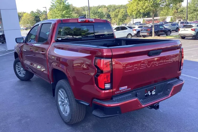 2026 Chevrolet Colorado LT photo 1
