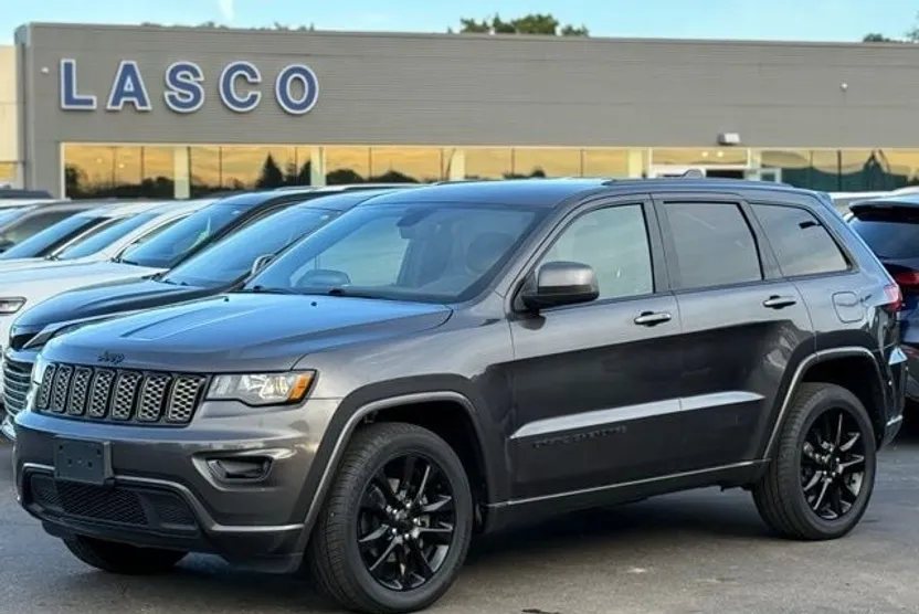 2020 Jeep Grand Cherokee Altitude photo 1
