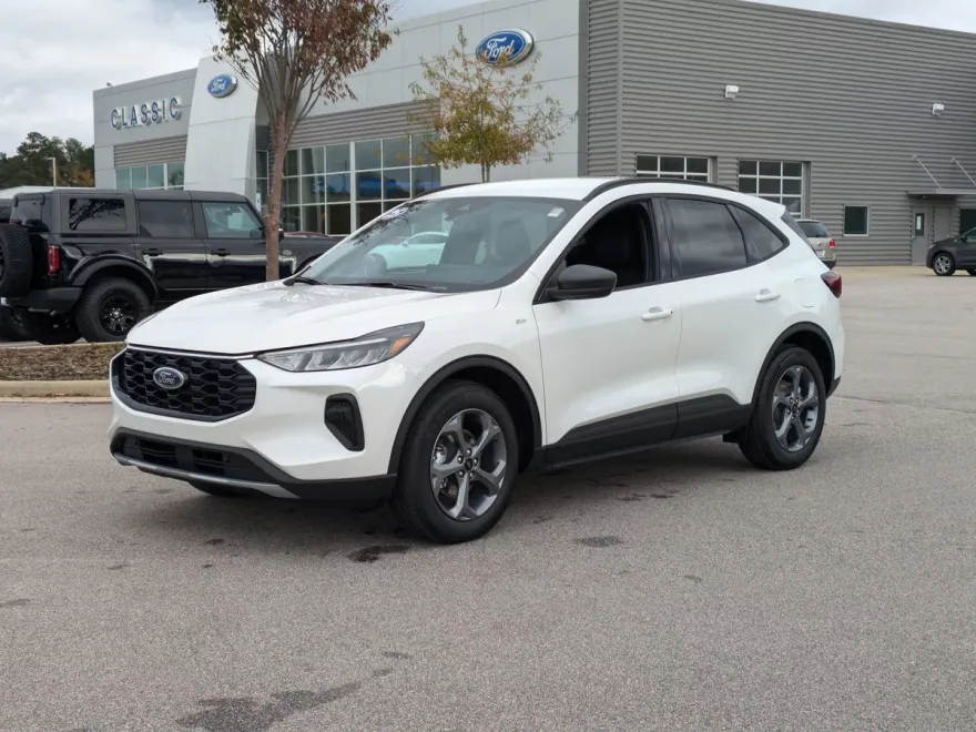 2025 Ford Escape ST-Line photo 1