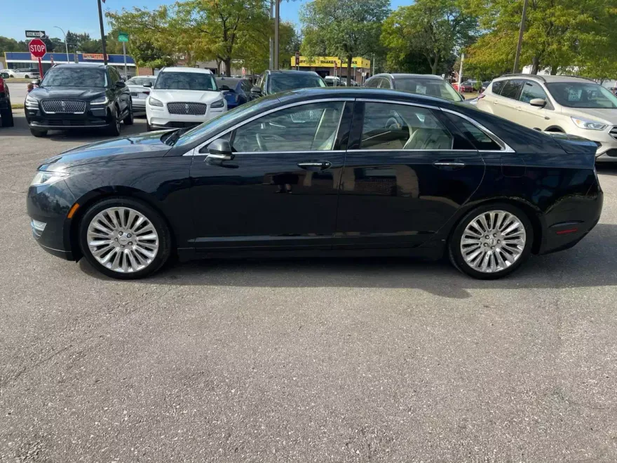 2016 Lincoln MKZ photo 1