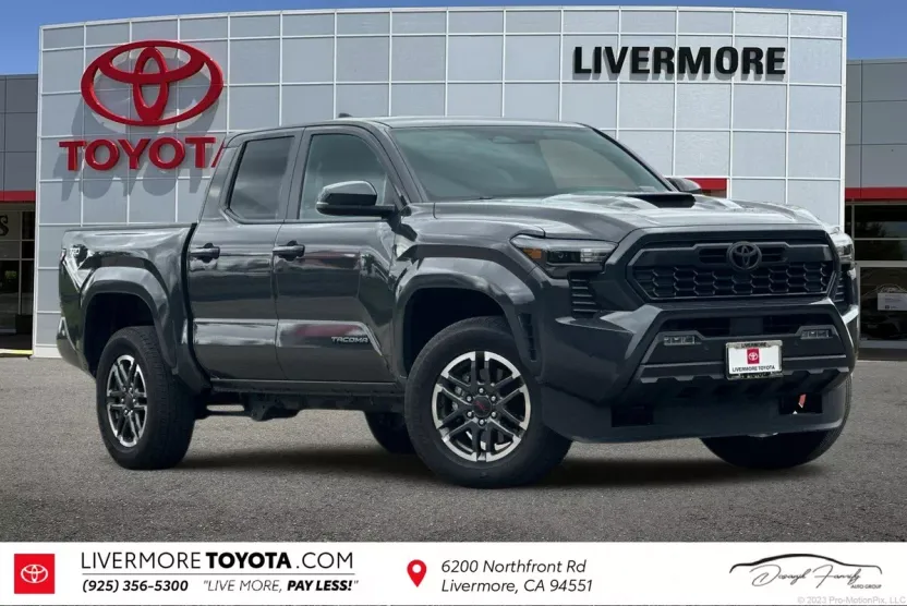 2024 Toyota Tacoma TRD Sport photo 1