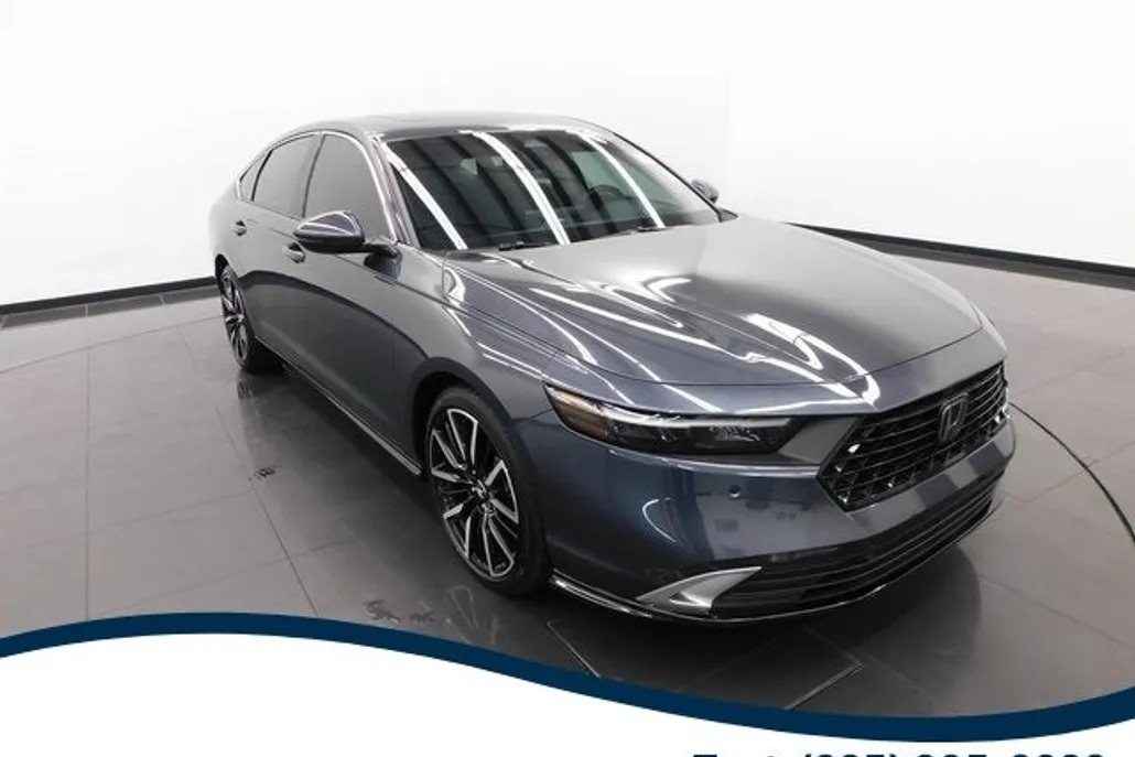 2024 Honda Accord Hybrid Touring photo 1