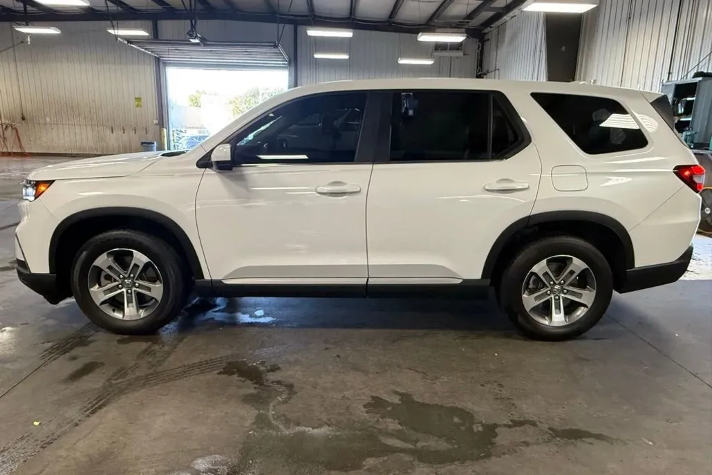 2023 Honda Pilot EX-L photo 1