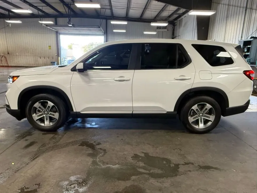 2023 Honda Pilot EX-L photo 1