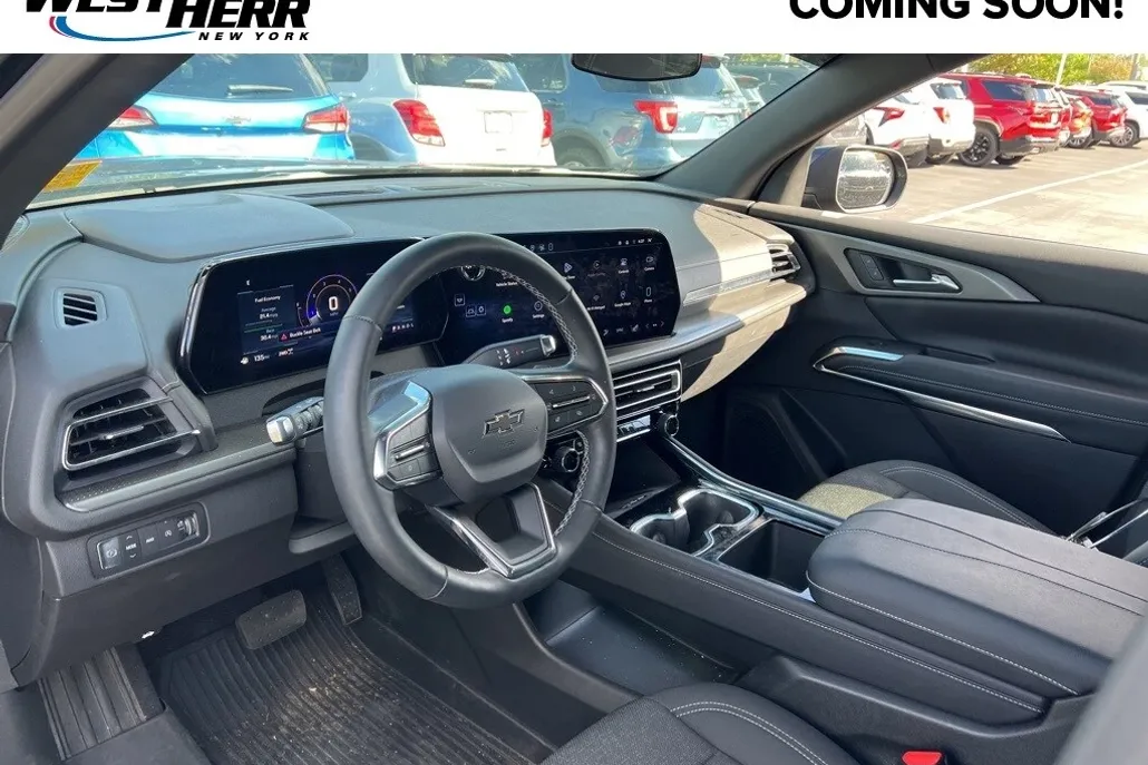 2025 Chevrolet Traverse photo 1