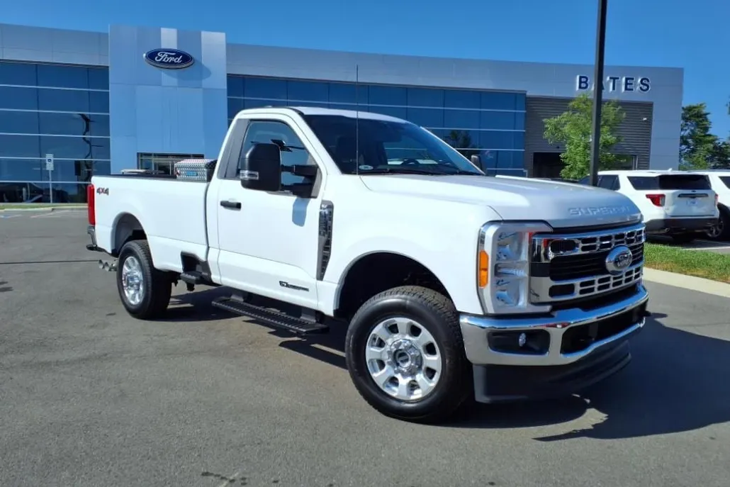 2023 Ford F-350 photo 1