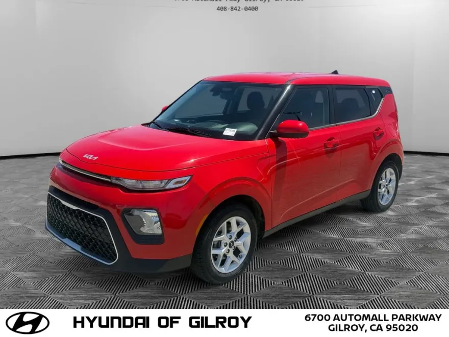 2022 Kia Soul LX photo 1