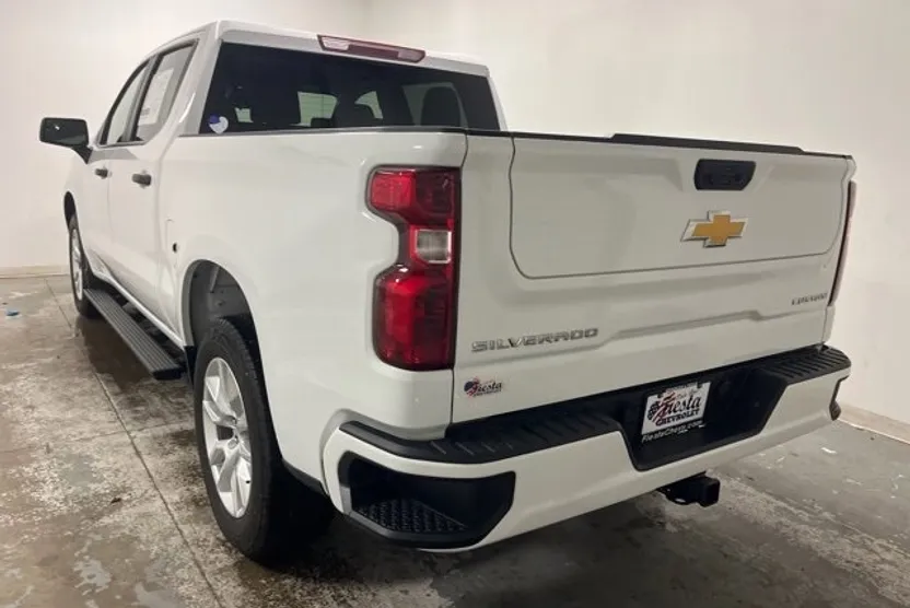 2024 Chevrolet Silverado 1500 Custom photo 1