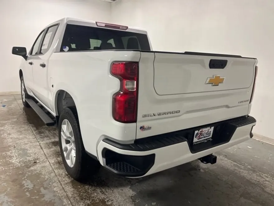 2024 Chevrolet Silverado 1500 Custom photo 1