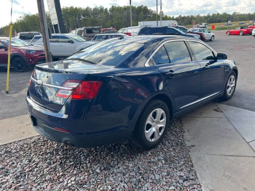 2015 Ford Taurus photo 1