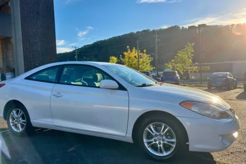 2004 Toyota Camry Solara SE photo 2