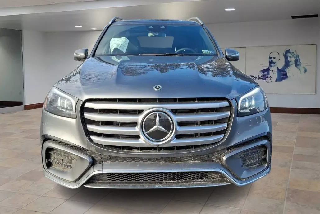 2025 Mercedes Benz GLS 450 4MATIC photo 1