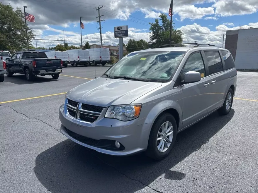 2019 Dodge Grand Caravan SXT photo 1