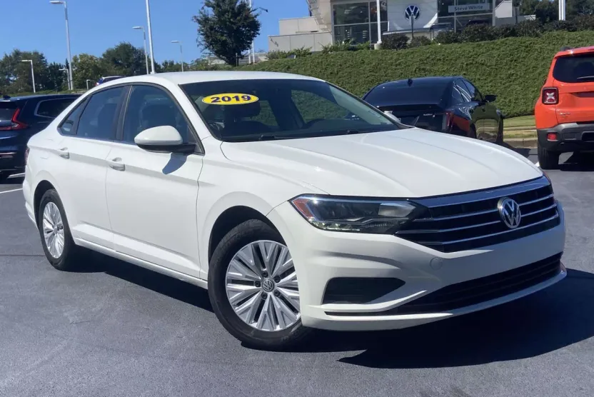2019 Volkswagen Jetta SE R-Line photo 1