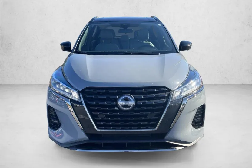 2024 Nissan Kicks SR photo 1